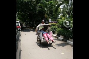 Polisi kayuh becak berisi pemiliknya tidur ini alasannya bikin haru