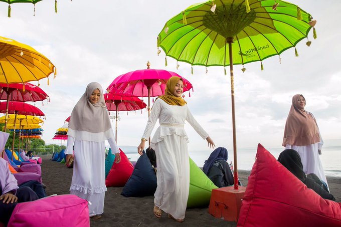 10 Foto pantai syariah khusus perempuan di Banyuwangi, sunsetnya indah