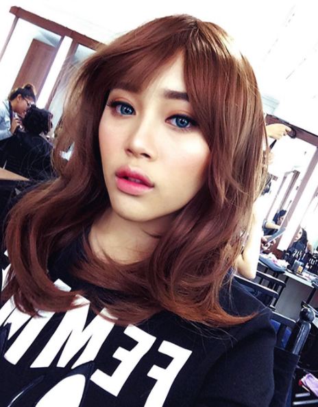 10 Foto Janine Intansari, beauty vlogger yang hobi ganti warna rambut