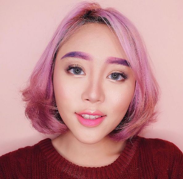 10 Foto Janine Intansari, beauty vlogger yang hobi ganti warna rambut