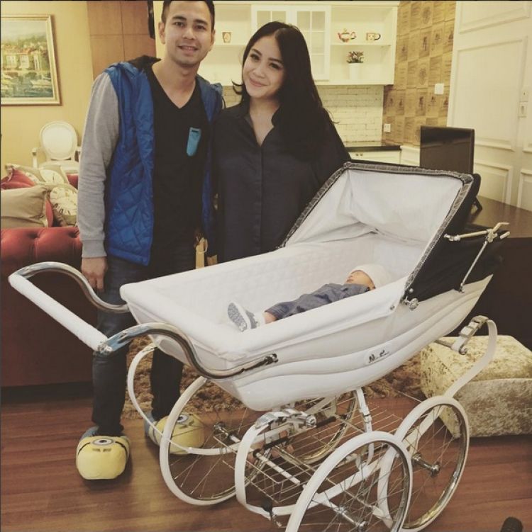 Mewahnya stroller bayi anak 4 artis ini, paling mahal punya Rafathar