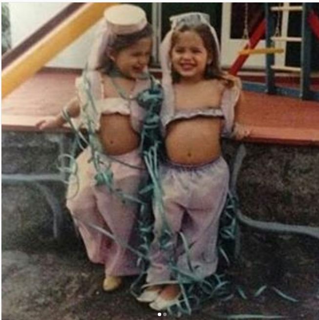 Bia dan Branca, si kembar atlet renang yang juga kompak jadi model