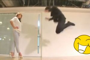 Gaya minta maaf ala Jepang ini dijamin ampuh bikin hati cewekmu luluh