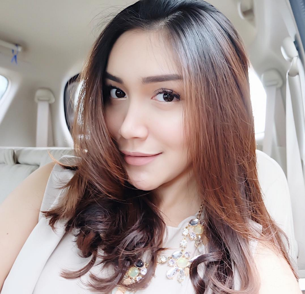 10 Foto Melody Prima saat hamil, tetap langsing meski perut membuncit