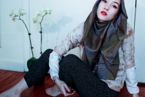 10 Foto desainer hijab Hana Tajima, karyanya jadi trendsetter muslimah