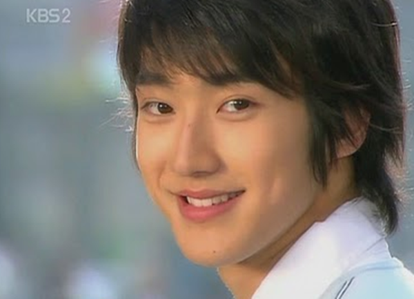 10 Foto transformasi Choi Siwon, anggota Suju yang ganteng sejak lahir