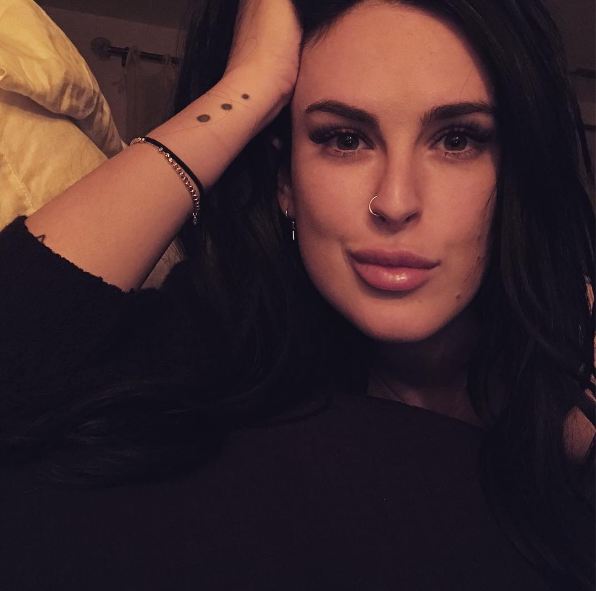 12 Foto Rumer, putri Bruce Willis & Demi Moore yang kini jadi aktris