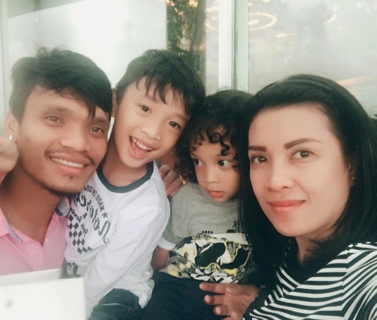 Aghie Veronicca, sosok peneduh hati bomber timnas Ferdinand Sinaga