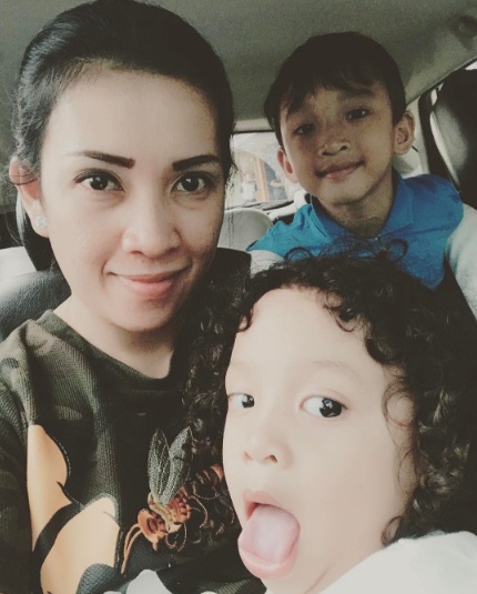 Aghie Veronicca, sosok peneduh hati bomber timnas Ferdinand Sinaga