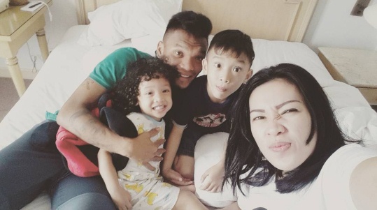 Aghie Veronicca, sosok peneduh hati bomber timnas Ferdinand Sinaga