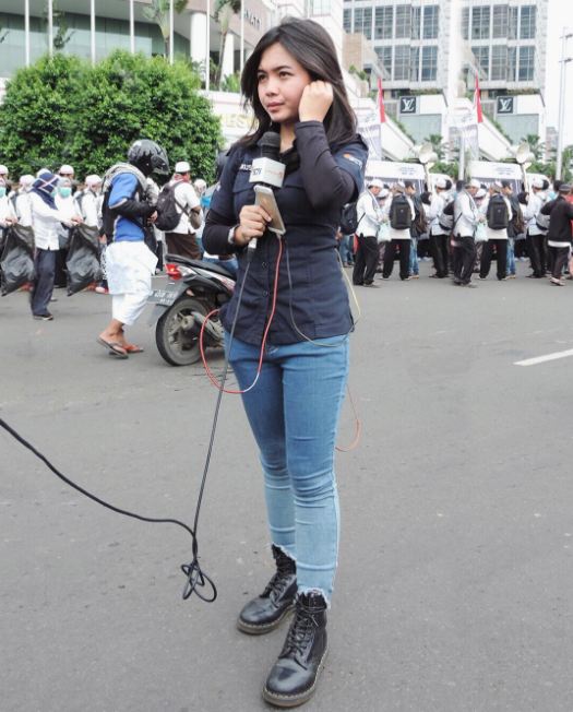 Cantik & jurnalis, 10 foto Dana Paramita ini bikin  pengen diwawancara