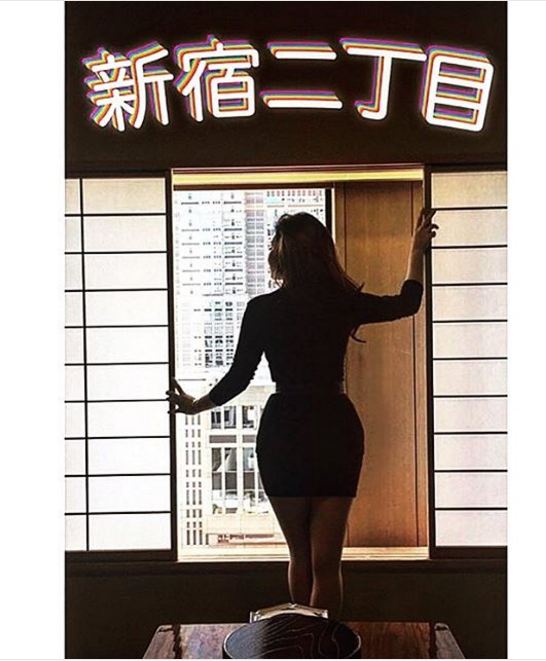 10 Penampilan Ariel Tatum ini seksi tak terelakkan, bikin panas dingin