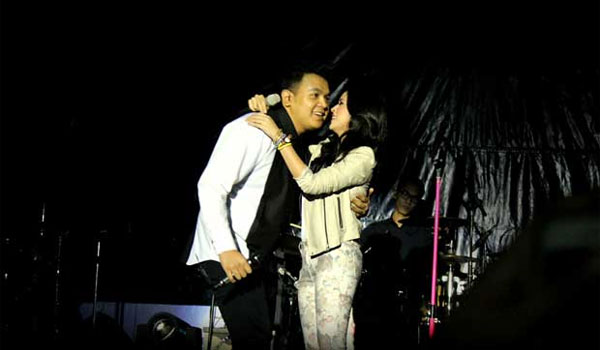 8 Pasang seleb ini buktikan cewek & cowok juga bisa jadi sahabat karib