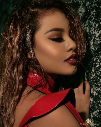 10 Penampilan ini bikin Aurel disebut dewasa dini, mirip tante-tante