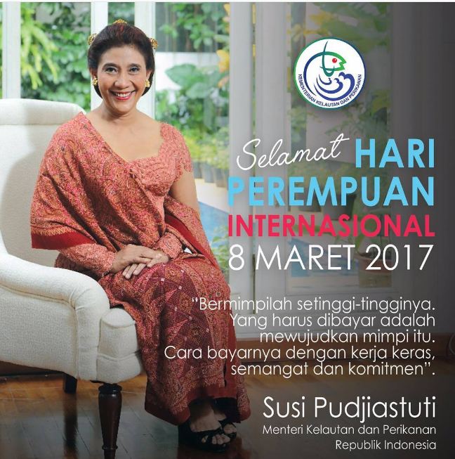 10 Gaya santai ala Menteri Susi Pudjiastuti, nyentrik & kece abis