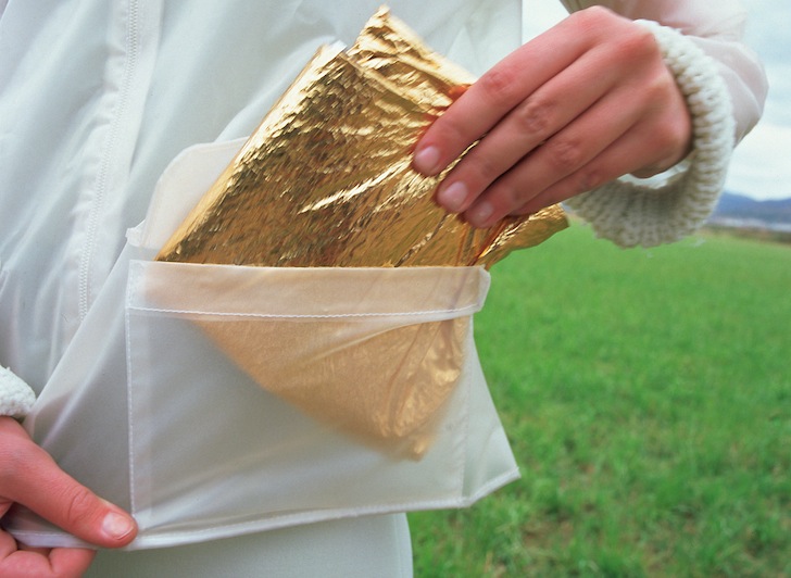 Rumah ini bisa dilipat kecil hingga dimasukkan ke dalam saku celana