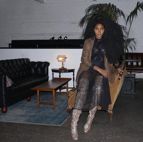 15 Foto dua bersaudara pemilik rambut paling mengagumkan