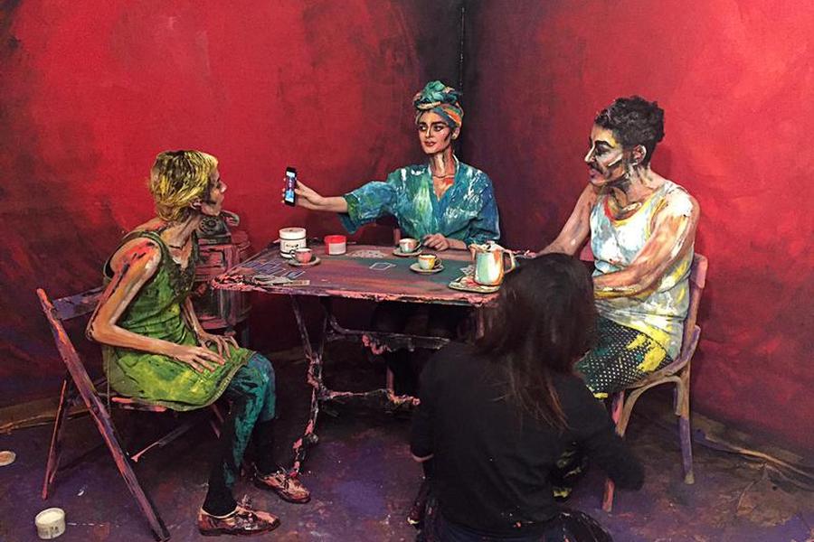Karya seniman Mesir 'sulap' manusia jadi kanvas ini keren banget