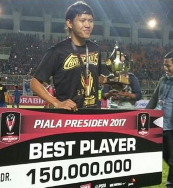10 Gaya Adam Alis di luar lapangan, pemain terbaik Piala Presiden 2017