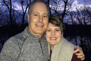 Aksi pria lamar kembali istrinya yang menderita kanker ini bikin mewek