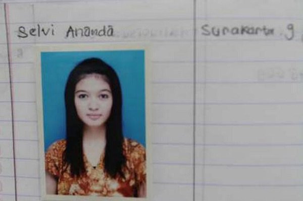 10 Foto jadul Selvi Ananda mantu Presiden Jokowi, manisnya kebangetan!