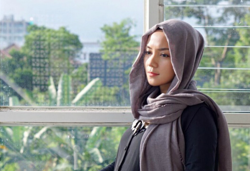 7 Seleb ini putuskan hapus tato karena asmara, ingin move on?