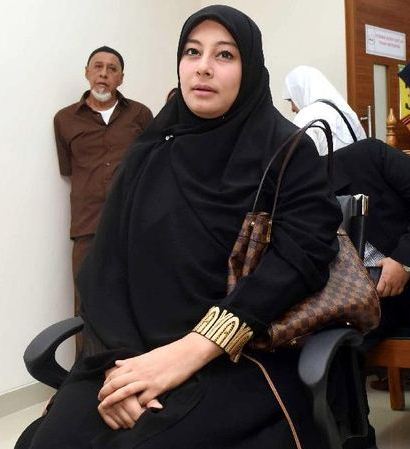 5 Foto cantiknya istri pertama yang gugat cerai Ustaz Al Habsyi
