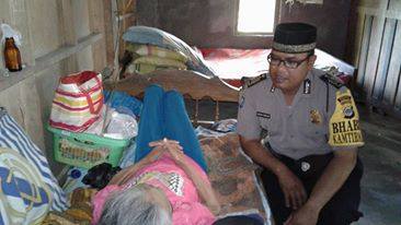 Aksi polisi berhati malaikat ini tuai pujian netizen