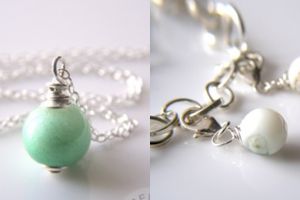 Kamu nggak akan sangka, perhiasan indah ini dibuat dari air susu ibu