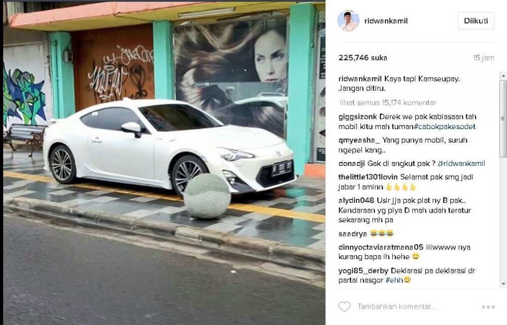 Ridwan Kamil marah, sindir keras pemilik mobil mewah parkir di trotoar