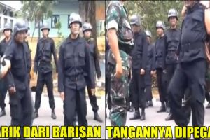 Aksi pria latihan baris-berbaris ini lucunya nggak ketulungan