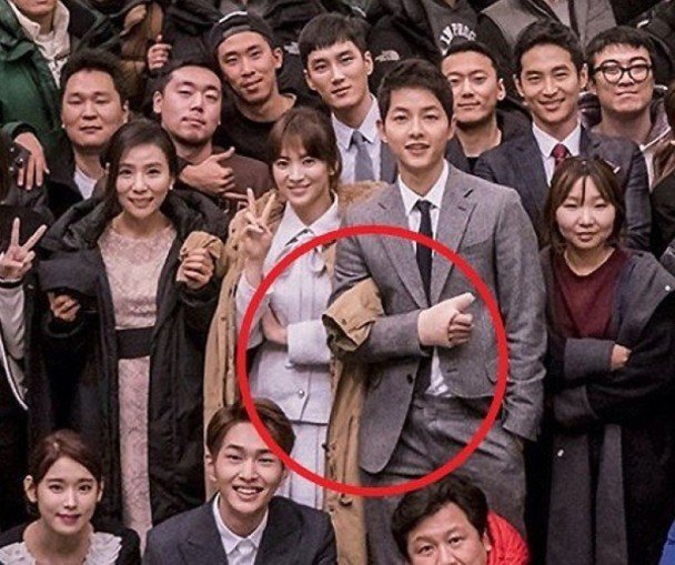 4 Foto ilusi optik seleb Korea, kamu bisa menemukan kejanggalannya?