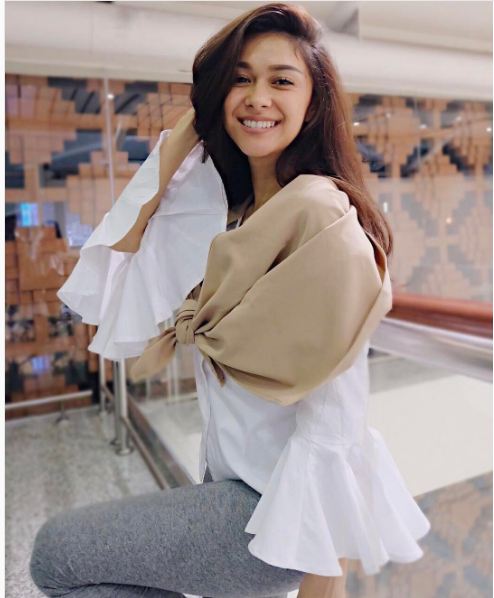 Mirip ABG, nyatanya 7 seleb ini sudah punya anak lebih dari satu lho