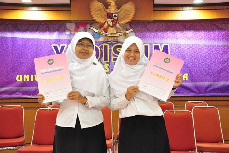 Kisah mahasiswi lulus dengan IPK 3,89 ini tampar kamu yang suka malas