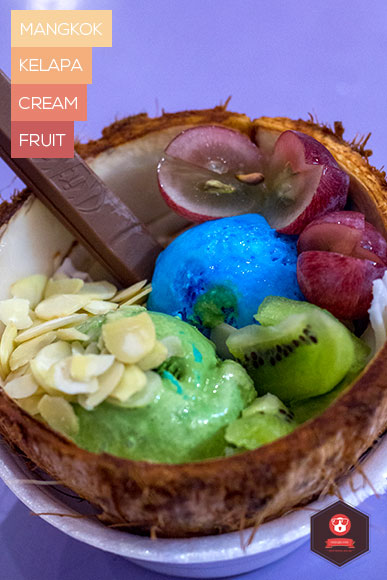 Lagi ngehits, ini 5 makanan yang disajikan dalam batok kelapa