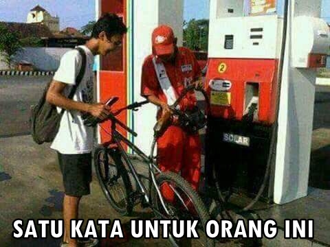 15 Meme 'satu kata' ini penuh makna dan lucunya nggak ketulungan