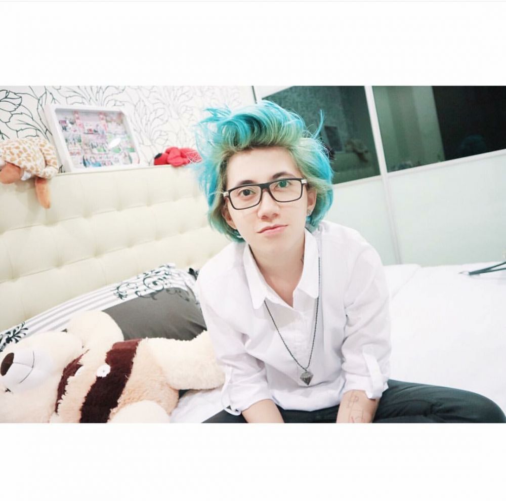 Suka tampil tomboy, ini beda gaya Mitha 'The Virgin' dan Dera Siagian