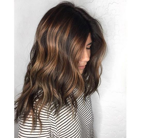 14 Gaya pewarnaan rambut brunette ini cocok untuk cewek Indonesia