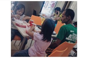 Kisah ayah yang rela tak makan demi anak-anaknya ini bikin terharu