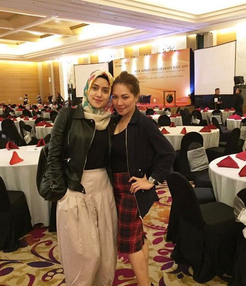 Mantap berhijab, ini 10 gaya simple ala Fairuz A Rafiq yang bisa kamu