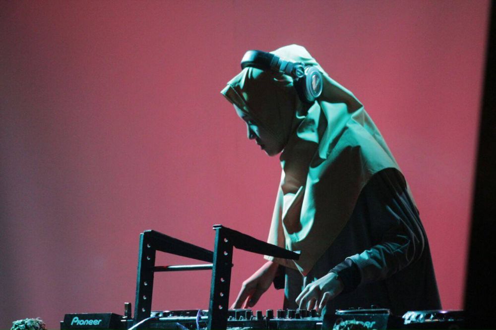 10 Foto cantik Chika Riska, DJ berhijab asal Solo yang inspiratif