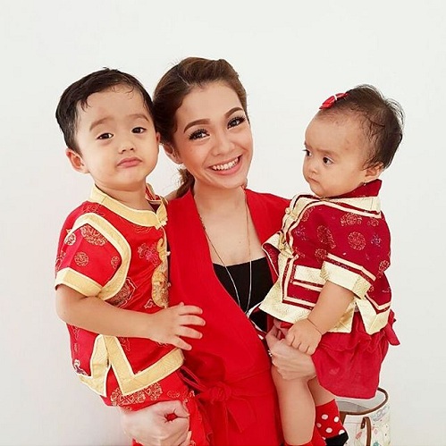 12 Foto bukti Maya Septha sosok ibu sekaligus istri idaman