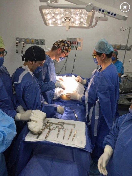 12 Foto ini tunjukan proses operasi kista sebesar 33 kg, menegangkan!