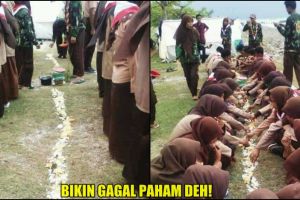 Foto viral anggota Pramuka makan beralaskan tanah ini bikin geram