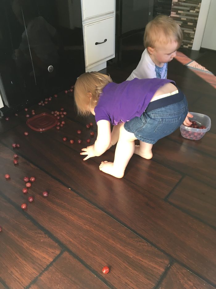 10 Foto ibu dengan 3 balita ini tunjukkan susahnya mengurus anak