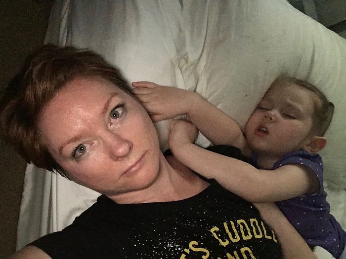 10 Foto ibu dengan 3 balita ini tunjukkan susahnya mengurus anak