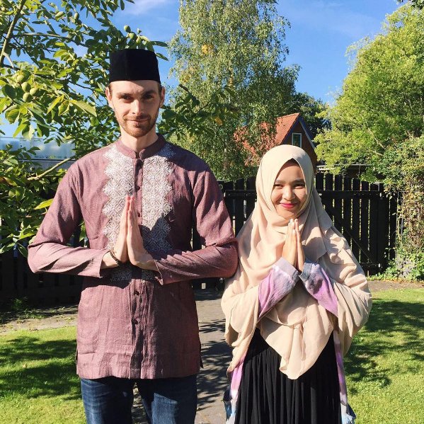 Kisah cinta traveler asal Belanda, jadi mualaf demi nikahi gadis Medan