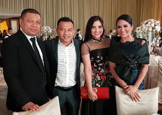 10 Foto transformasi Krisdayanti, dari remaja sampai jadi hot mama