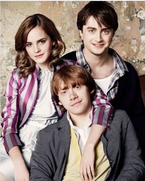 13 Foto transformasi 'tiga sekawan' di film Harry Potter, pangling deh
