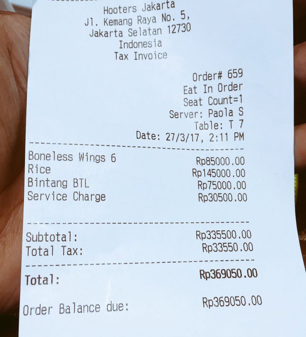 Arie Dagienkz kaget seporsi nasi di Restoran Hooters Rp 145 ribu